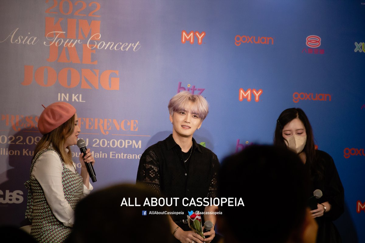 aacassiopeia's tweet photo. @bornfreeonekiss @Pavilion_KL .@bornfreeonekiss and emcee @hanybunch's unforgettable interaction on stage as they discussed about the new album, new show and future expectations from the 36-year-old legendary K-Pop star.

#김재중
#KimJaejoonginMY
#KimJaeJoonginKL
#BORN_GENE
#NOBODY_LIKE_YOU https://t.co/YtV4Gt1rIs