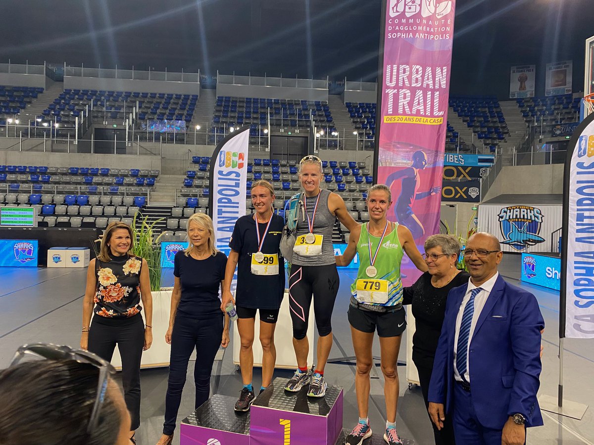 CASAOfficiel's tweet photo. Bravo aux vainqueurs et merci encore Ă tous les trĂšs trĂšs nombreux participants ! Avant de partir, nâoubliez pas de vous faire Ă©ventuellement masser ou de faire un peu de stretching dans les couloirs de lâ#AzurArena https://t.co/sw9JuTqkTC