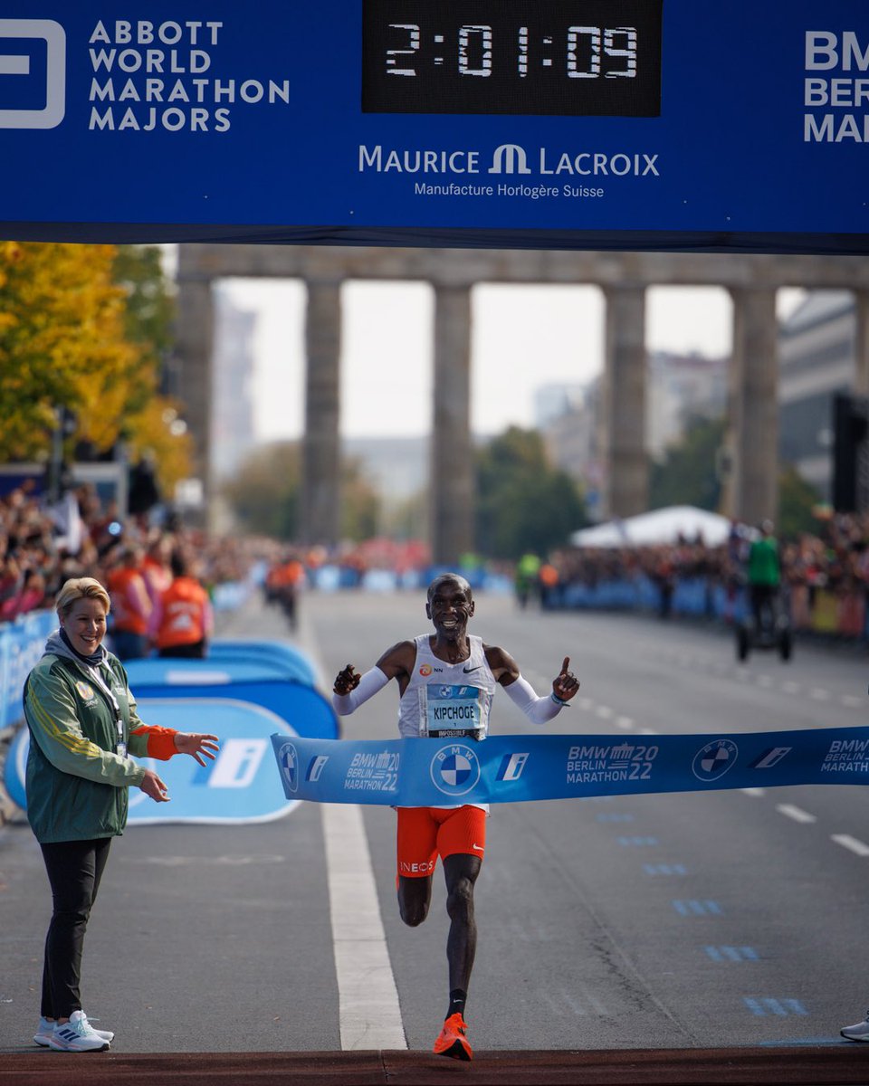 NN Running Team (@nnrunningteam) on Twitter photo 𝑾𝑶𝑶𝑶𝑶𝑶𝑶𝑶𝑹𝑳𝑫 𝑹𝑬𝑪𝑶𝑹𝑫!!!! 🐐
Eliud Kipchoge wins the <a href="/berlinmarathon/">BMW BERLIN-MARATHON</a> in a new World Record of 2:01:09!! 🤯
#NNRunningTeam 𝑾𝑶𝑶𝑶𝑶𝑶𝑶𝑶𝑹𝑳𝑫 𝑹𝑬𝑪𝑶𝑹𝑫!!!! 🐐
Eliud Kipchoge wins the <a href="/berlinmarathon/">BMW BERLIN-MARATHON</a> in a new World Record of 2:01:09!! 🤯
#NNRunningTeam