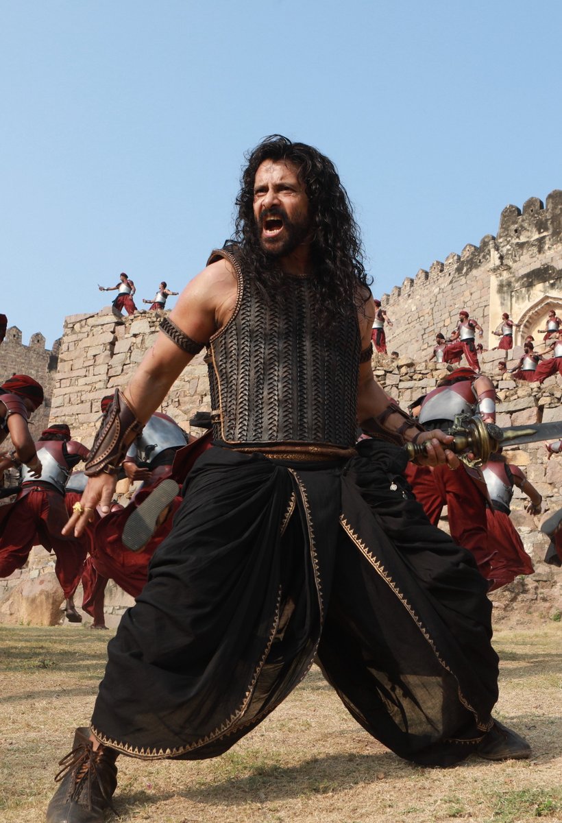 ChiyaanAddict's tweet photo. Chola is Coming..!!
#ChiyaanVikram #PS1
@chiyaan  #PonniyinSelvan https://t.co/Swu2XkRTUC
