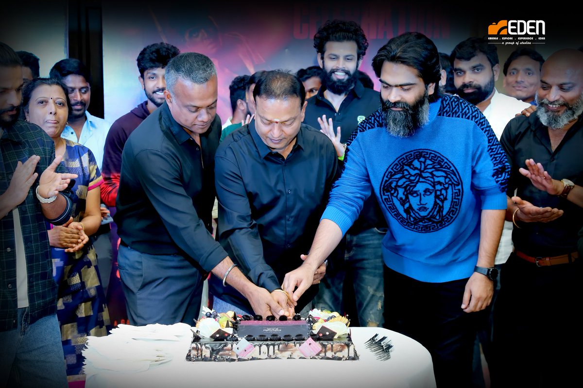 Edengroupstudio's tweet photo. #VendhuThanindhadhuKaadu success photos by #Edengroupofstudios 📸
@VelsFilmIntl @SilambarasanTR_ @SiddhiIdnani @arrahman @menongautham @IshariKGanesh @Siva_Kartikeyan #SilamabarasanTR #VTKSuccessMeet #Sivakarthikeyan 
@STRFans @Actor_SimbuFC https://t.co/Kqz4IvNy2c