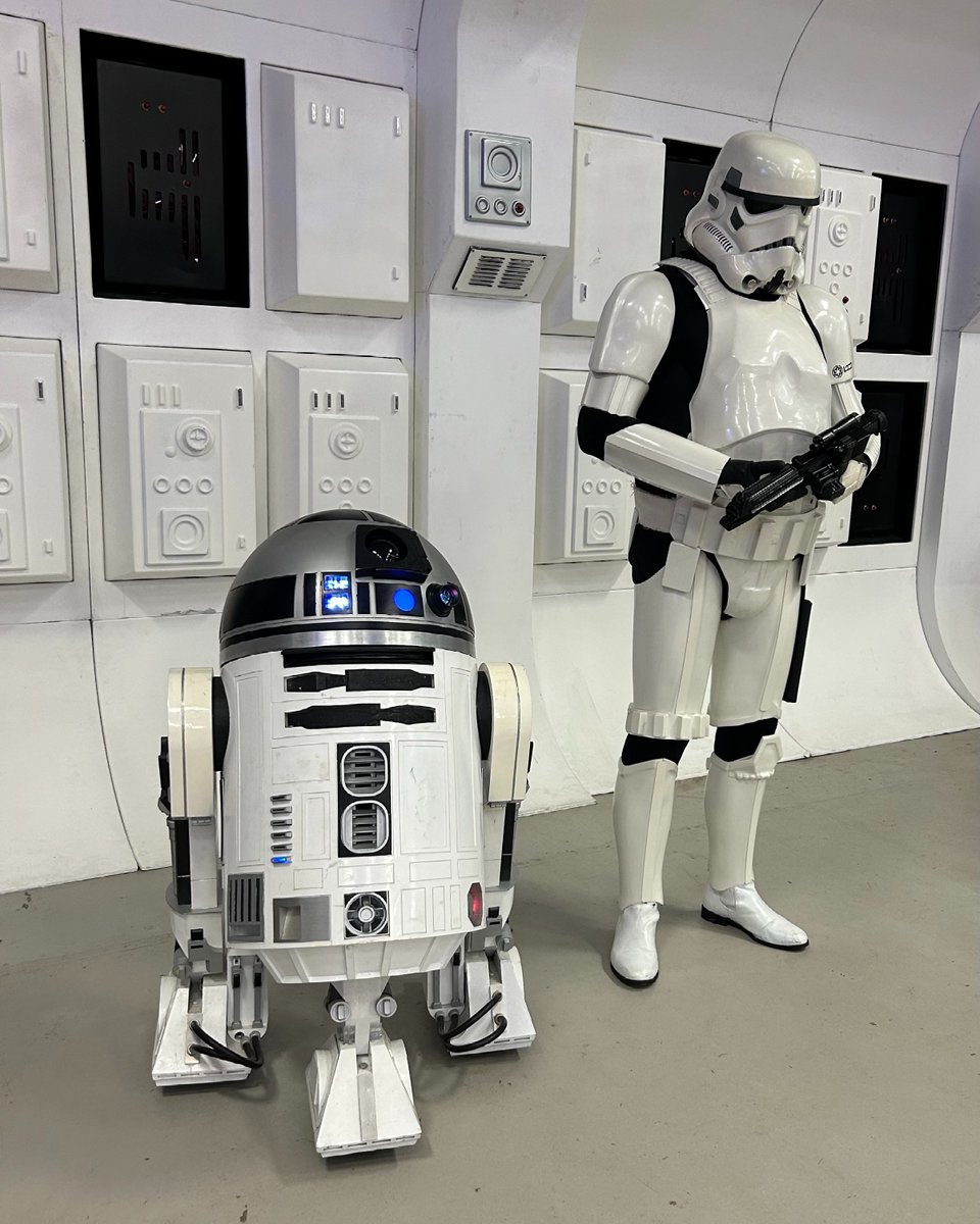 r2tk_droid's tweet photo. It’s Day 2 at Norcon and already I’m getting into trouble!! @NORCON_ Nor-Con Norfolk TV, Film and Comic Convention #r2builders #r2tk #ukr2builders #astromech #droid #starwars https://t.co/M4iIW26B1L