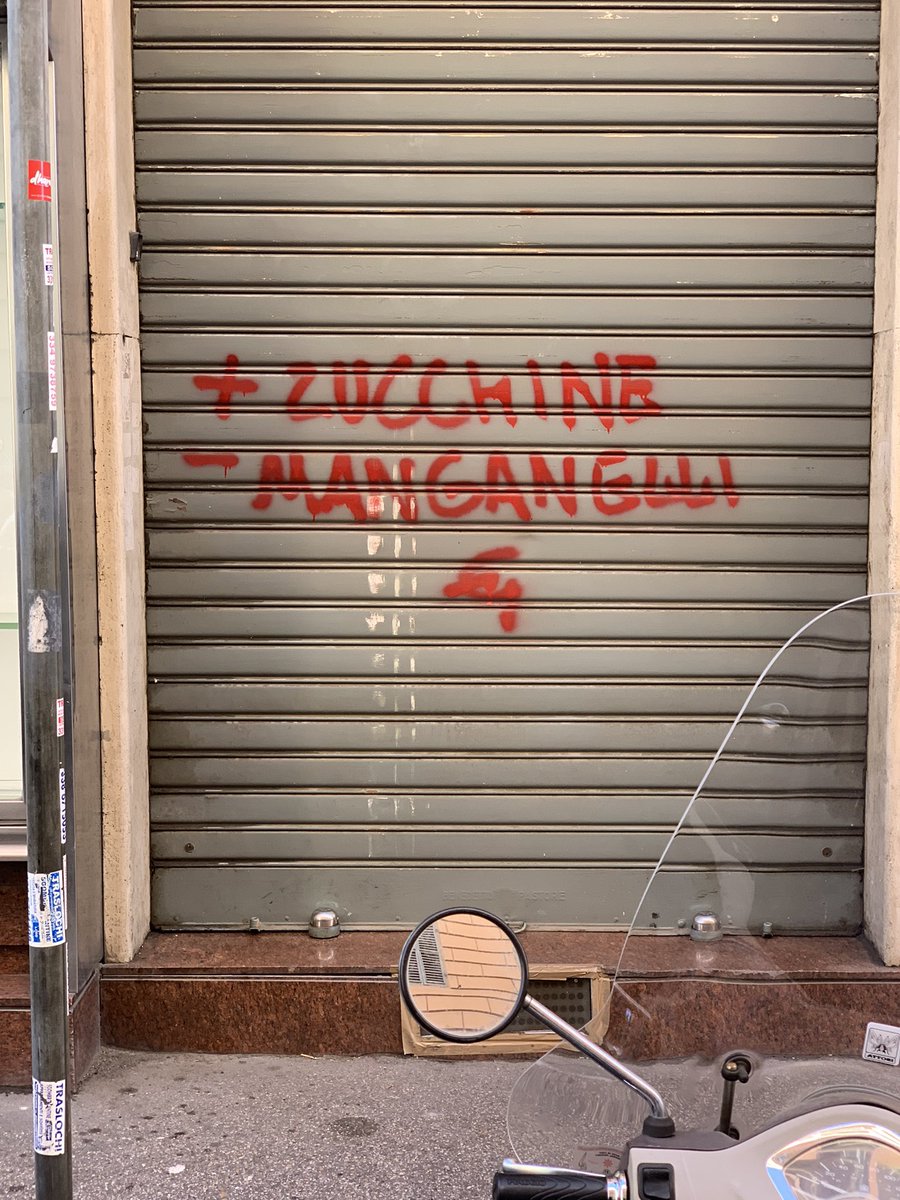 MuriMuti's tweet photo. #muriparlanti #elezioni2022 #zucchine #manganelli #Meloni https://t.co/XbQ3MTsmXa