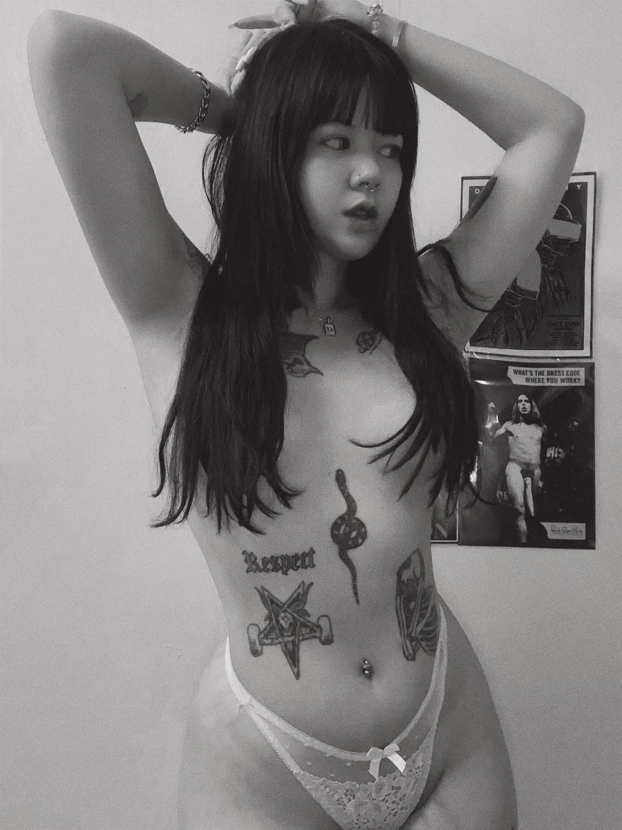 GirlarisM's tweet photo. 🍑 #เรียลหญิงแท้ #สาวอวบน่าเย็ด #แอดล็อคทักแชท https://t.co/eWGrFcFzc5