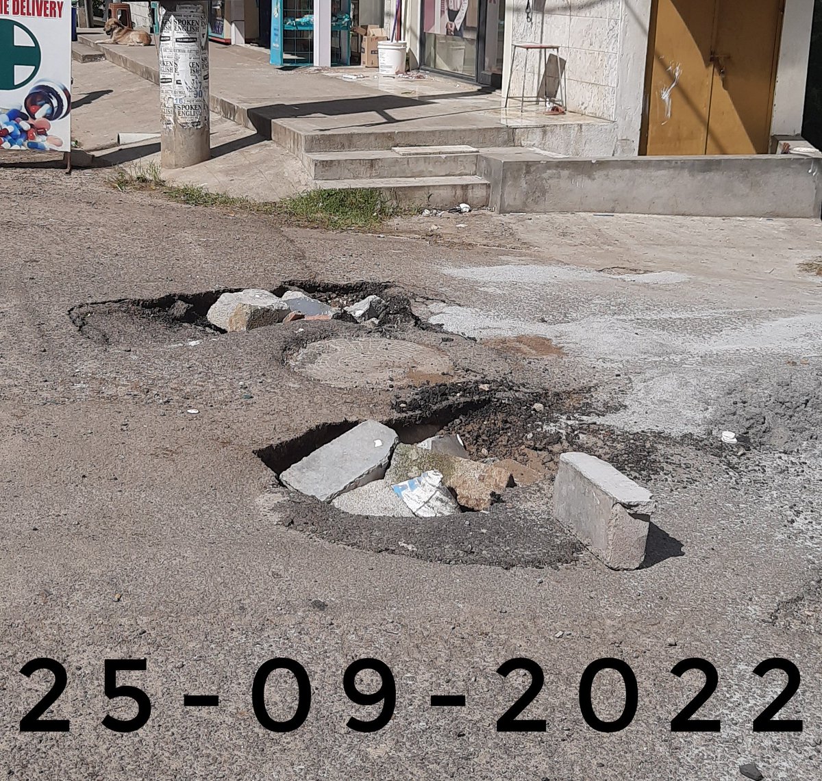 pavan2712's tweet photo. It's the third day and see the progress of work.. see how fast the repair work is going on.. nobody cares until election approaches.. 

@BBMPCOMM @CMofKarnataka @publictvnews @tv9kannada @AsianetNewsSN #elections #Bengaluru #kpwd #Karnataka #BBMP @BSBommai https://t.co/WRwqn7psGj