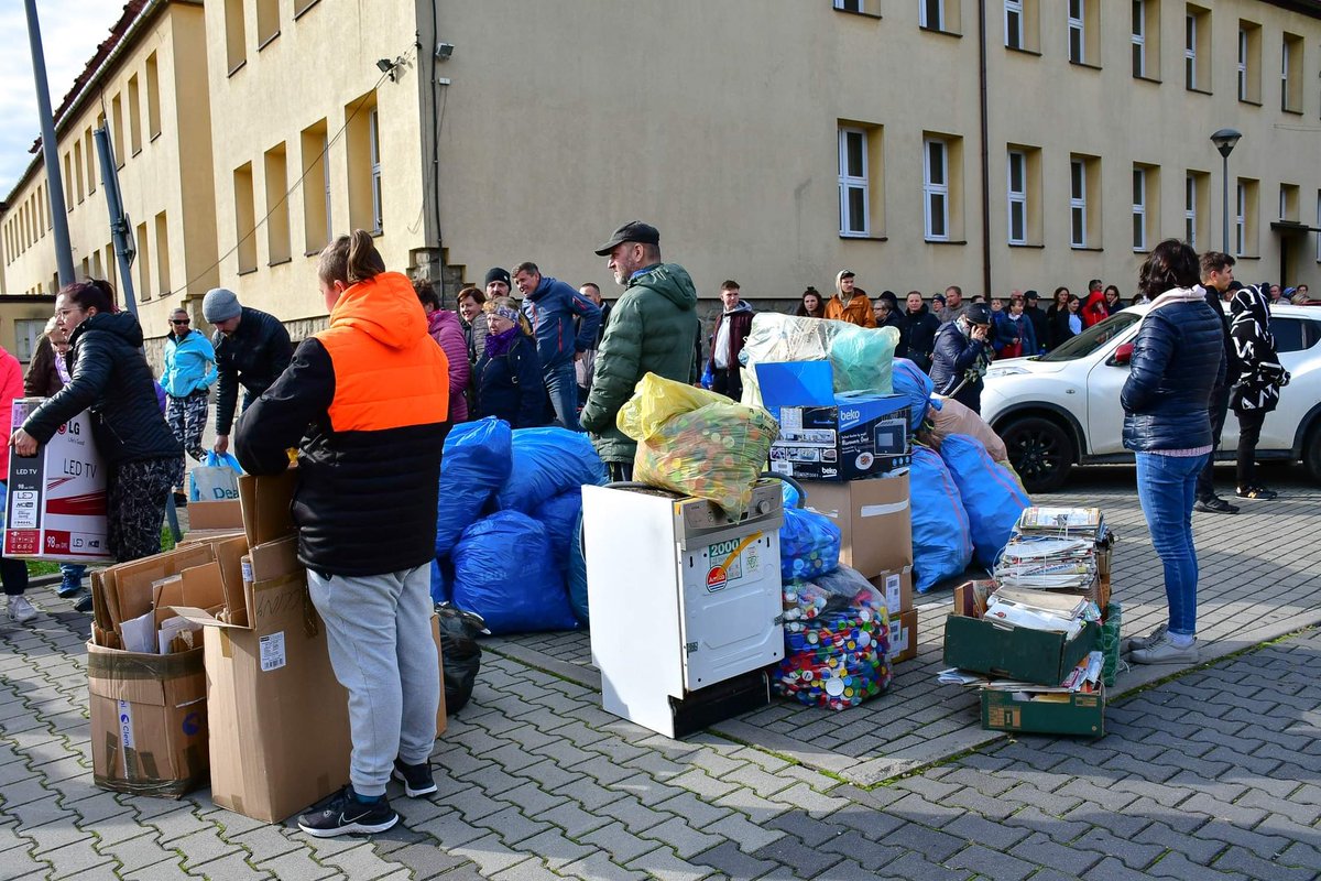 J_Szlachetka's tweet photo. Tak było wczoraj na naszym pikniku ekologicznym ♻️🪫🪴 @WFOSiGWKrk @LIFE_Malopolska
#RazemDlaMyślenic
#ekoMY https://t.co/Tj5Xlls7Nh
