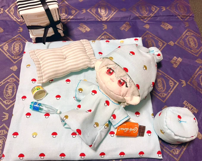 私ピーナッツオペラ!こっちは夜中に豪遊した後ふと明日提出の課題があることに気づいた命知らずぬいと腐男子ぬいと翌日グリムのふりをして逃れようとする腐男子ぬい! 