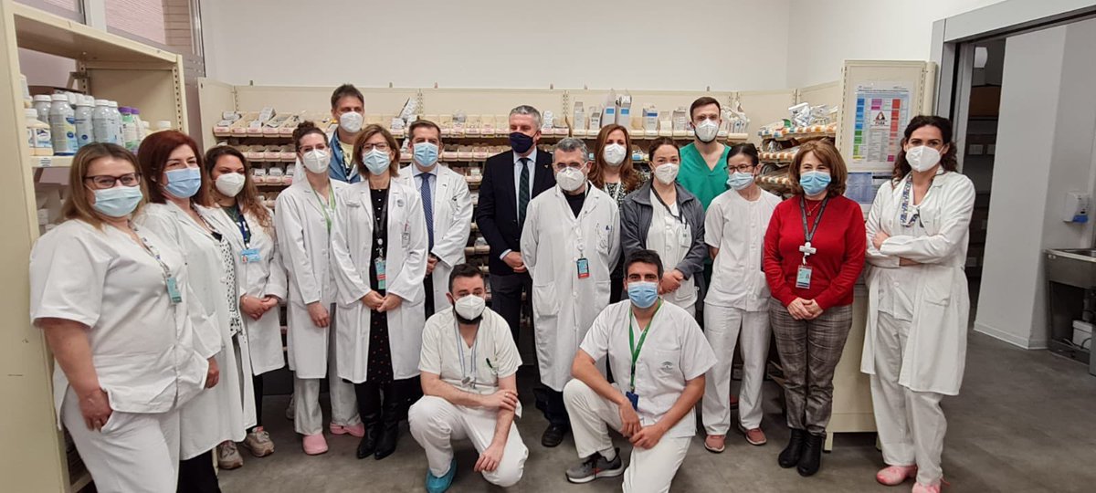 HUniv_Poniente's tweet photo. En el #DiaMundialdelFarmaceutico nuestra felicitación y reconocimiento a tod@s ell@s, en especial a los miembros de @Farmacia_H_Pon #SomosPoniente @doro_macv @enriquemplata @J_CantoM @joakiurda @albamartosrosa @pintonieto @AznarMaz @Abrjof @maca_he @ignabreci @NoeCarbelo https://t.co/c6jLspE3M3