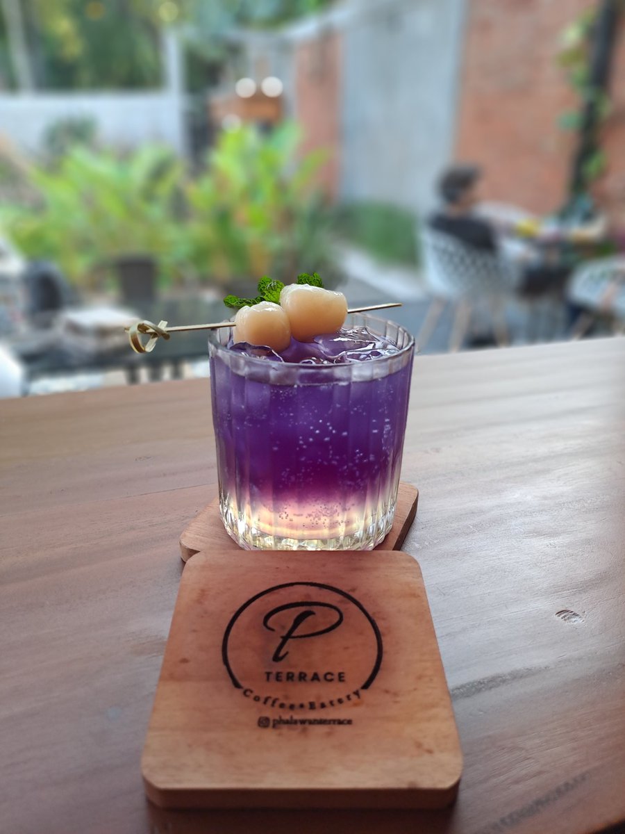 novan1496's tweet photo. Bakal jadi tempat mikir favorit ini mah ! @phalawanterrace https://t.co/AcinfGNlVY