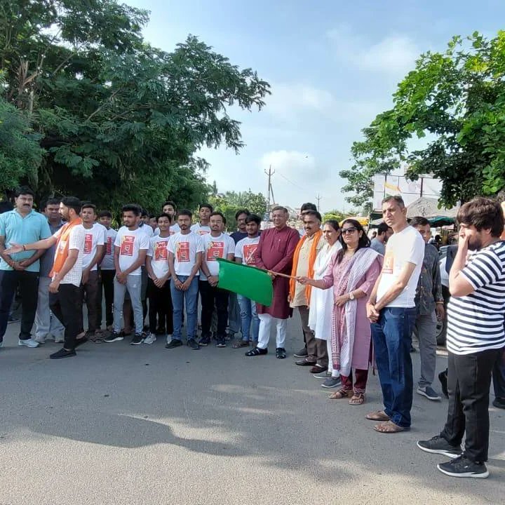 BJYM4GnrDist's tweet image. દોડશે યુવાન, જીતશે યુવાન 
કલોલ શહેર અને તાલુકા યુવા મોરચા દ્વારા આદરણીય પ્રધાનમંત્રી શ્રી Narendra Modi જીના જન્મદિવસની ઉજવણીના ભાગરૂપે યોજાઈ રહેલા #SevaPakhwada અંતર્ગત આયોજિત #RunForDevelopment મેરેથોન-2022 કલોલ માં ઉમંગ અને ઉત્સાહથી મેરેથોન દોડ નું આયોજન કરવામાં આવ્યુ હતું.