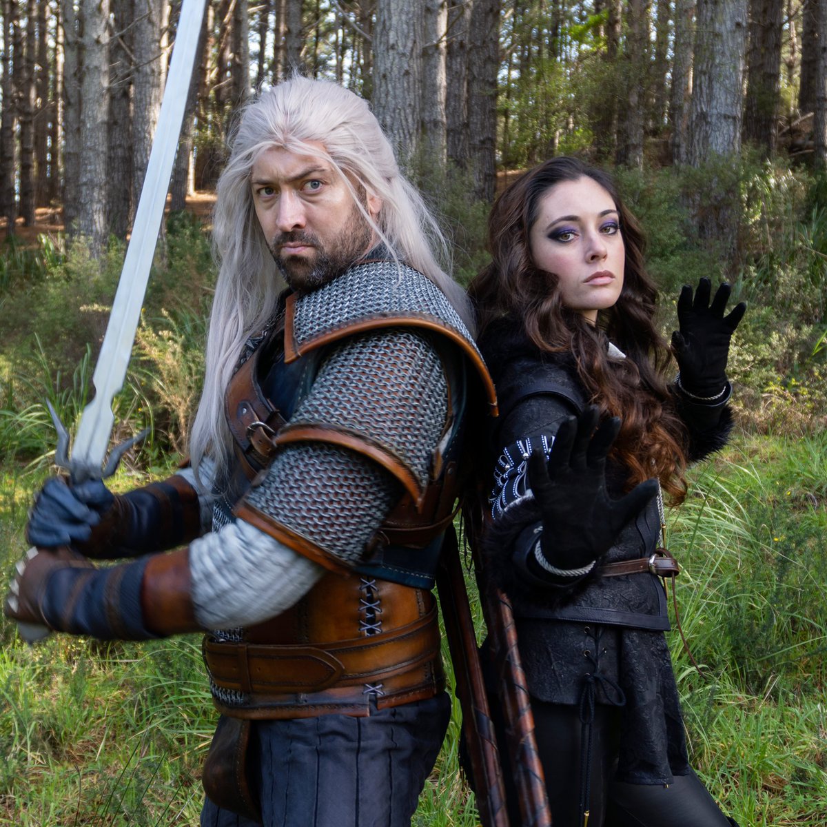 vivadirt's tweet photo. Who would’ve thought we’d see Geralt back in a video so soon? With special guest Madeleine Adams playing Yennefer! Watch here - https://t.co/DIRqBQU6Vu plus you can play as these two now in @AFK_Arena - download here - https://t.co/MSpiGSIHiY #spon https://t.co/NcfpOS65uZ