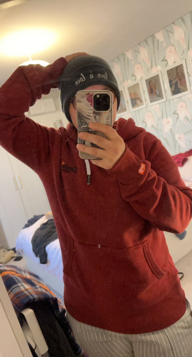 Char_Caz's tweet photo. It’s that cold the beanie has come out #loveislove #coldeeather #timetowrapup #staywarn #britishweather https://t.co/8nNPaSomoz
