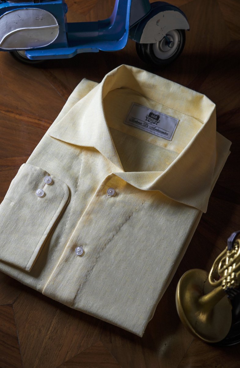 This neutral-toned linen shirt is designed to add comfort and elegance to your outfit. Its soft, high-quality fabric makes it the ultimate choice for those who prefer lightweight clothing with style. #bespoke #men #tailoring #linen #menwear #handstitch #linenshirt