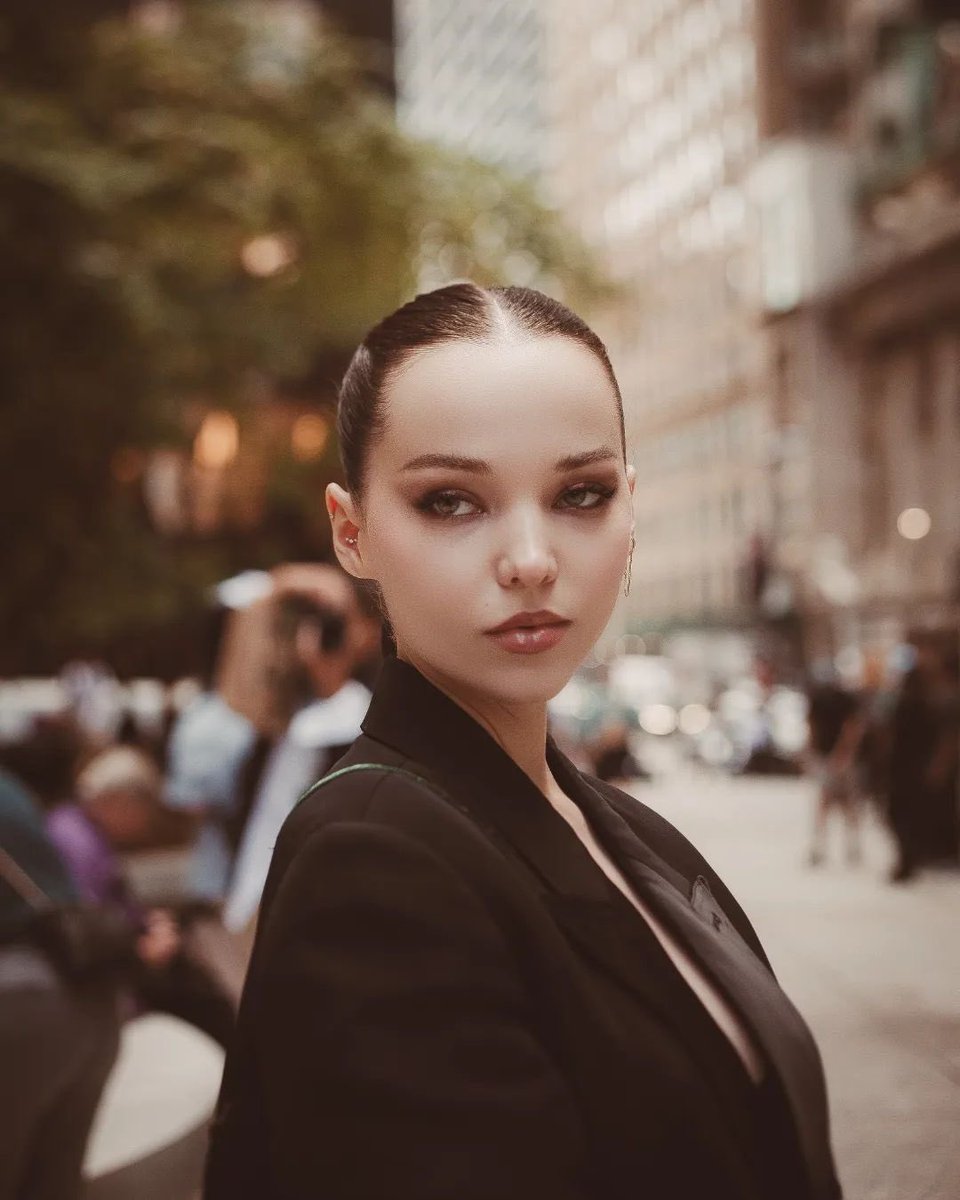 ᅠ
ᅠ
ᅠ
ᅠ

𝖨  𝖿𝖾𝖾𝗅  𝗅𝗂𝗄𝖾 —
𝖨’𝗆 𝖽𝗋𝗈𝗐𝗇𝗂𝗇𝗀

                                                         - 𝑠𝑠 -
ᅠ
ᅠ