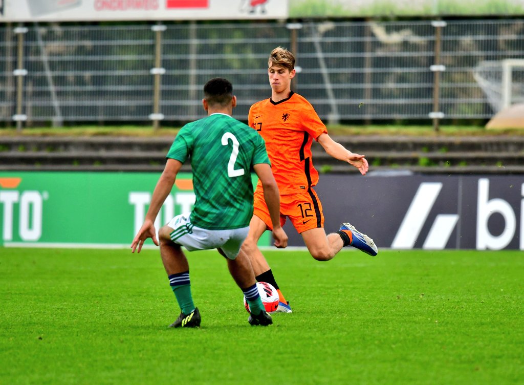 AZJeugd's tweet photo. โ๏ธ Oranje Onder 19 komt in een EK-kwalificatieduel niet langs Noord-Ierland: 0-0.
๐ Basis: Dekker & Kwakman
๐ Invalbeurt: Schouten & Poku
#AZJeugd #OranjeO19 #nednir https://t.co/VwSSV6sVNB