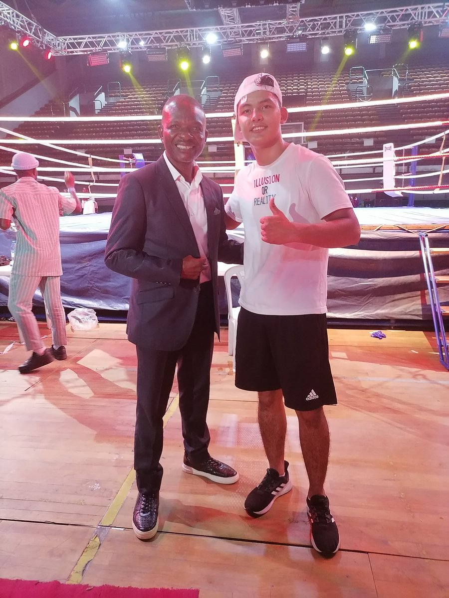 'Rhythm of Boxing' went down last night at the Indoor Sports Hall of National Stadium and yours sincerely (#RingAnnouncer) did not disappoint.
Frame 2: With Temirzhan Baimolda of Kazakhstan who TKOed Bhadmus.
<a href="/monarchpromotn/">Monarch Promotions</a> <a href="/BadekaleTola/">Tola Badekale</a> <a href="/ezra_arenyeka/">Ezra Arenyeka</a> <a href="/phemmytula/">Phemmy Adetula</a> <a href="/mekus102/">Emeka Nwani</a>