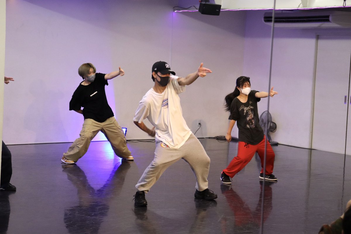 NVA_dancer's tweet photo. 🎠9月25日（日）🕺
本日はドリームキャンパス講座内容は、、、😳❗️

HAZUKI講師による
テーマパーク講座🎡

GUEST DEERETメンバーが来校❤️‍🔥
ご本人から直々に振り付けをレクチャーして頂きました❗️

次回は10月9日（日）ご予約はこちらから⬇️
https://t.co/KyucXhFLZl https://t.co/HKIrPsL1oO