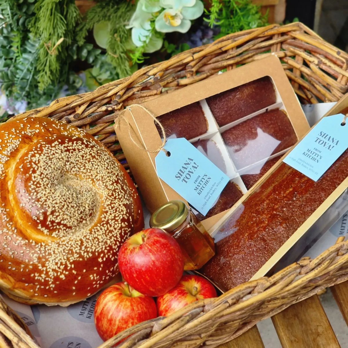 #ShanaTova to all our Jewish friends, family and colleagues! To celebrate, a few J2-ers picked up some apple and honey goods from the wonderful Matty's Kitchen just down the road from our Bushey office. 🍎 🍯

#JewishNewYear