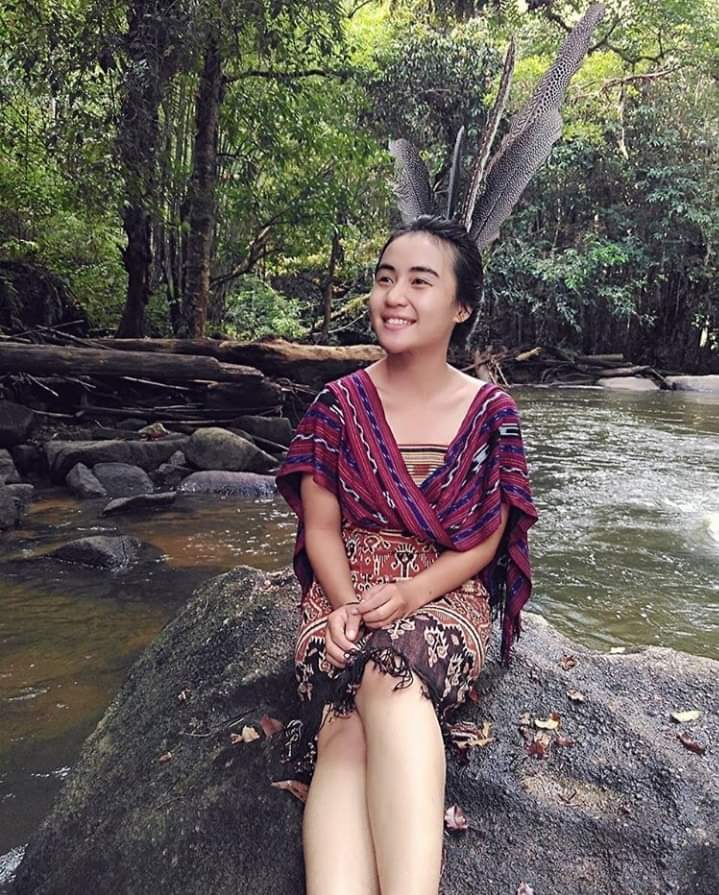 Dara_Cega's tweet photo. #GadisDayak
#BudayaNusantara
#AlamIndonesia https://t.co/NsRKVokaX6