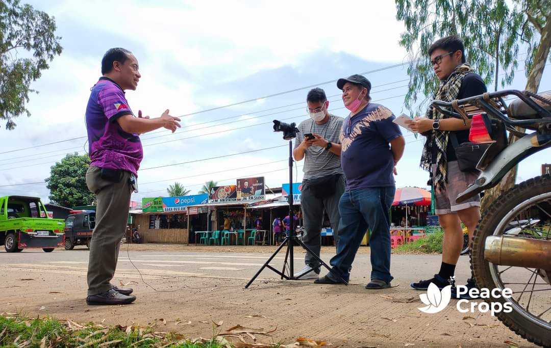 peacecropsph's tweet photo. NO MAN'S LAND NO MORE

One of the great perks of our mission (we hate to call it a job) is...
MORE ON: https://t.co/EdUHOoNV6E

---

PHOTOGRAPHS: Shania Yulo &amp; Kit John de Galicia | Story Weavers

---

#DILG10
#TatakDiez
#DropSeedsNotBombs
#PeaceCropsPH https://t.co/f4ImZbvqZO