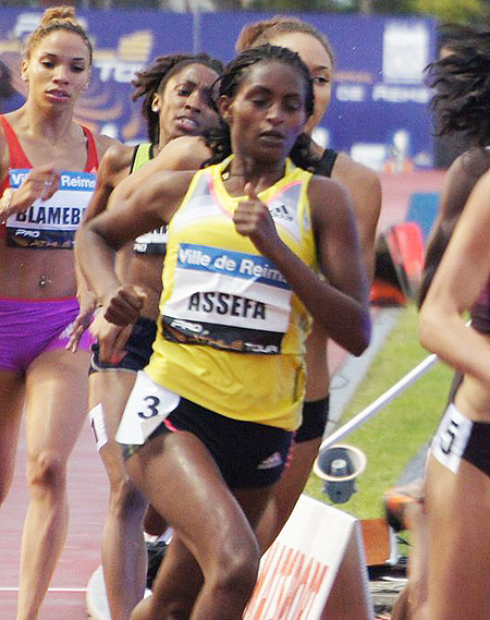 Statman_Jon's tweet photo. Tigist Assefa becomes the first woman in history to break two minutes for 800m (1:59.24) and 2:20 for the marathon (2:15:37, Ethiopian record). https://t.co/gHYEjjBVqx