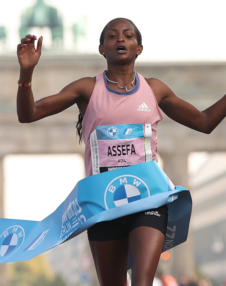 Statman_Jon's tweet photo. Tigist Assefa becomes the first woman in history to break two minutes for 800m (1:59.24) and 2:20 for the marathon (2:15:37, Ethiopian record). https://t.co/gHYEjjBVqx