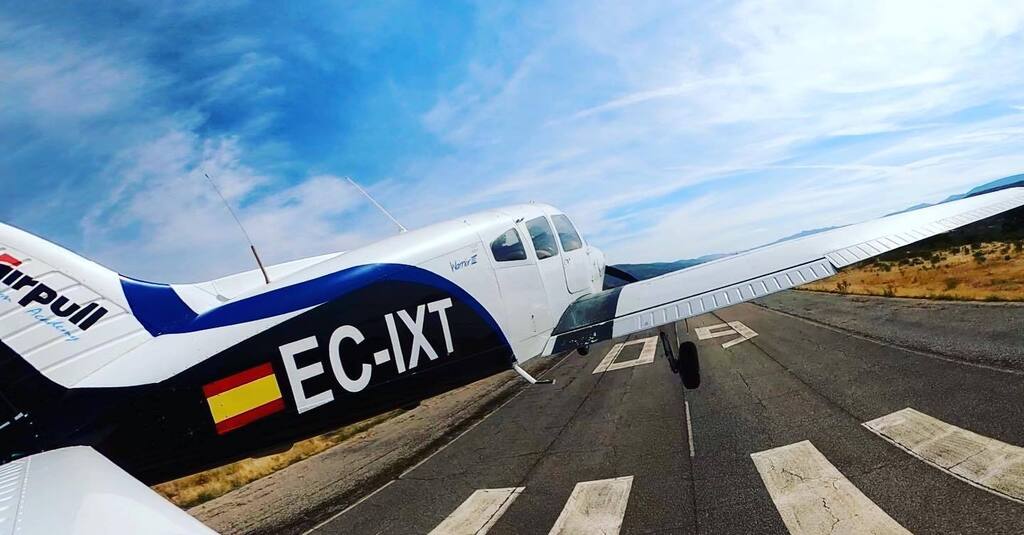 fpico1972's tweet photo. Landing in Beas de Segura (LEBE) 😜 #wingview #pilot #aviation #ppl #piloto #fly #flight #aviacion #volar #airpullaviationacademy #pilotlife #generalaviation #avgeek #aircraft #pilotview #loveaviation #privatepilot #flyingisfun #pilots #avlife #me #in… https://t.co/MImGtPLsAT https://t.co/rmR831QE7c