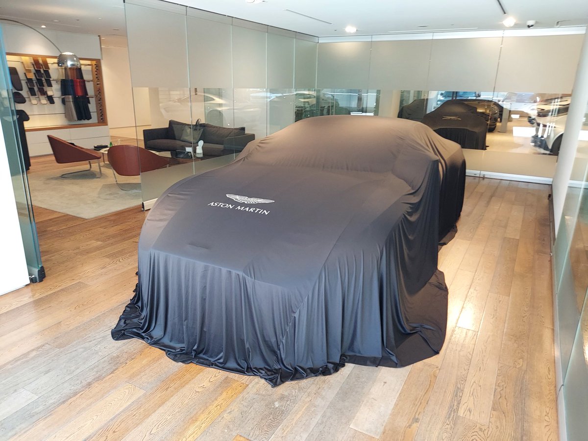 S3ooCt's tweet photo. 今日は憧れの中の１台であるアストンマーティン DB11が納車されました！

カッコいい…
この車が似合う男になれるようにこれからもがんばります！

アストンマーティンを所有するのは初めてなので、アストンマーティン界隈の諸先輩方よろしくお願いします🙇✴

#アストンマーティン
#DB11 https://t.co/Eio9EyLRS5