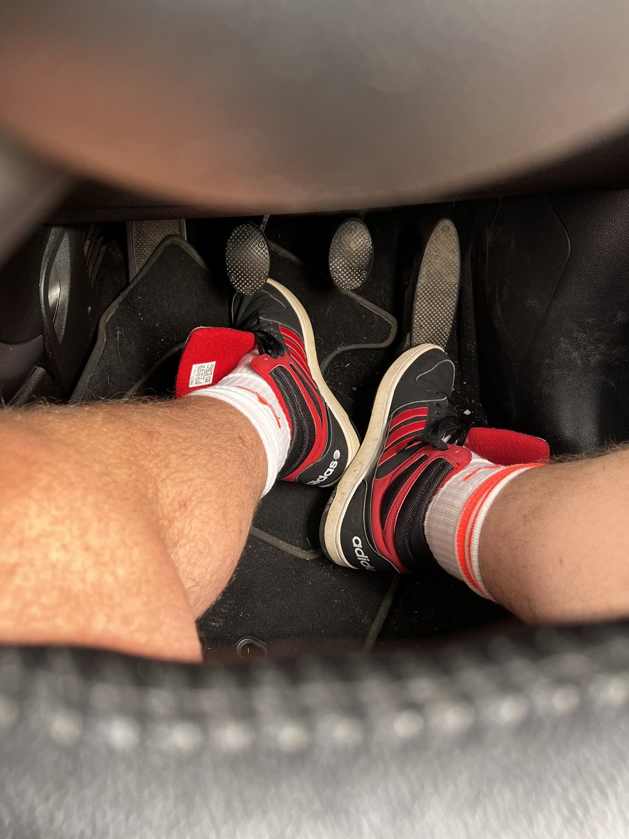 hornyyorks2's tweet photo. Sunday mornings for stinky socks and sweaty high tops. https://t.co/QcwgSPGXUM