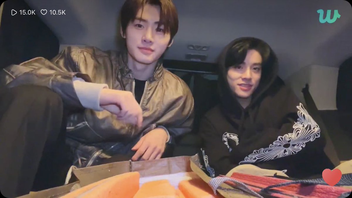jayseongcorn's tweet image. JAKEHOON LIVE AAHHH!!
