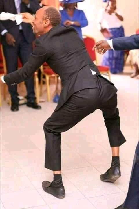 excelength's tweet image. OBIdients dance at the Lagos Mega Rally!
😁😁😁

#EndSARS #EndAsuuStrikeNow #TakeBackNaija