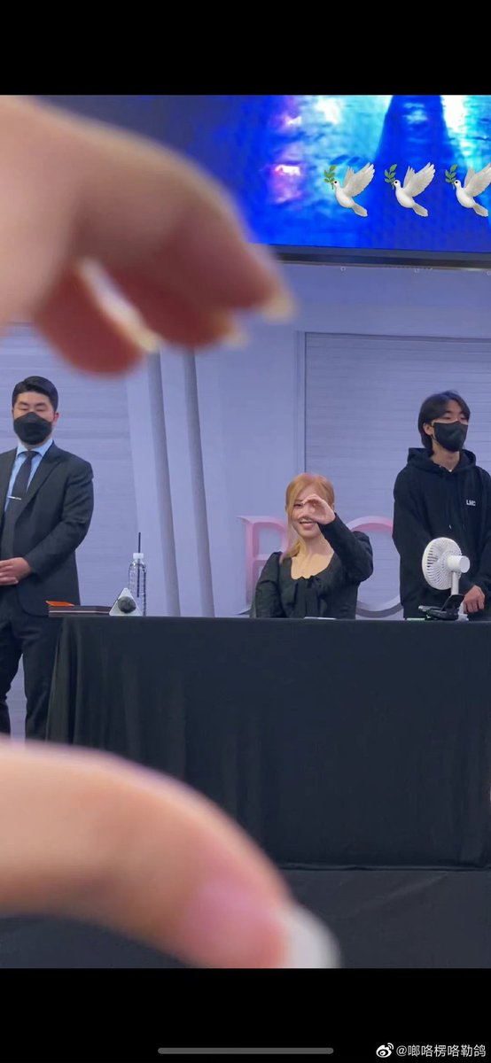 Colourmeblue99 is MESSY tweet media