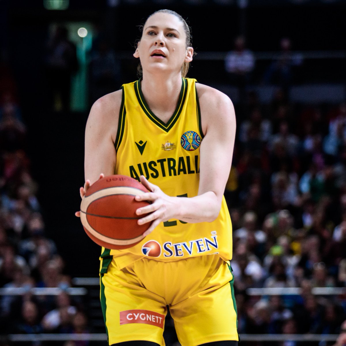 FIBAWWC's tweet photo. A Fox 🦊 watching a GOAT 🐐 👀

Australian Olympic legend @jessfoxcanoe in the house to watch LJ and the Opals at #FIBAWWC https://t.co/1mvVL0tHeR
