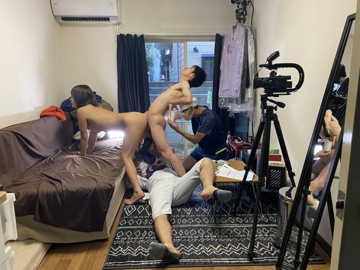 QIUDOM's tweet photo. 有没有哪个婊子来拍片的😎 https://t.co/O1S9ssdXeF