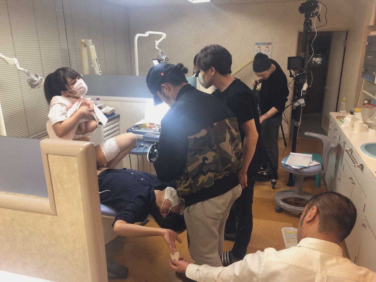 QIUDOM's tweet photo. 有没有哪个婊子来拍片的😎 https://t.co/O1S9ssdXeF