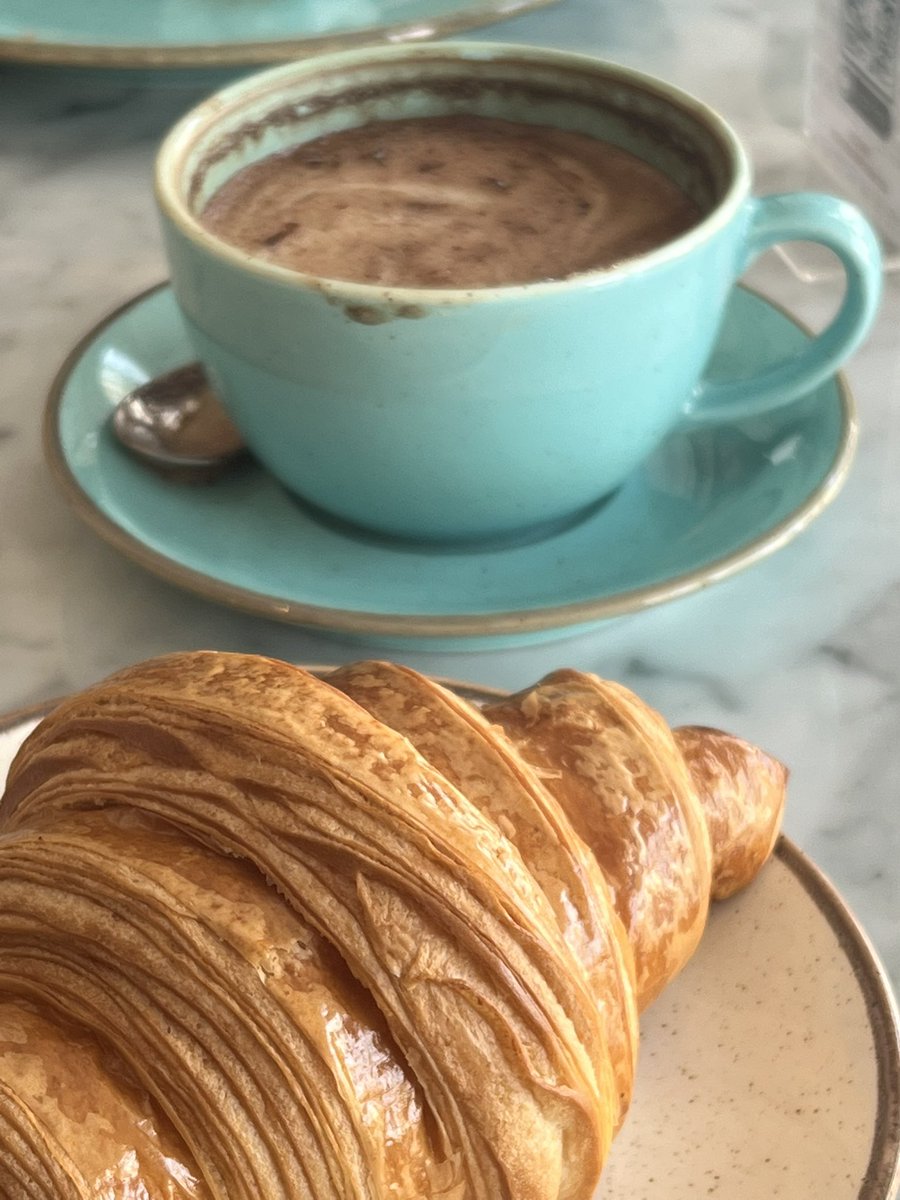 4MNAA's tweet photo. Best croissant I’ve ever had in the city! https://t.co/MScmgVsfOs