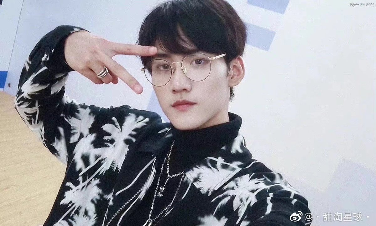 mamiewii_'s tweet photo. นอกจากเหมือนแฝดแล้ว เสื้อผ้าก็ตู้เดียวกันน #โจวเคออวี่ #โจวฮ่าวซาน #zhoukeyu #zhouhaoshan #ZhouDaniel #ZhouLeo #周柯宇 #周昊杉 https://t.co/XWWKtOMxmB