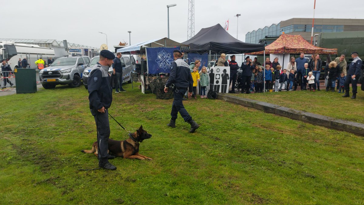 dburgersdijk's tweet photo. Gisteren diverse demo's in actie gezien #DBBO van @Defensie bij onze #112VeiligheidsdagPijnacker deze beveiligen en bewaken onze defensie gebouwen en terreinen. Speciale dank aan @LtGenVerbeek voor het beschikbaar stellen van zijn mensen en materiaal 👌 top dat men dit kon zien https://t.co/ZyBRy9Ksav