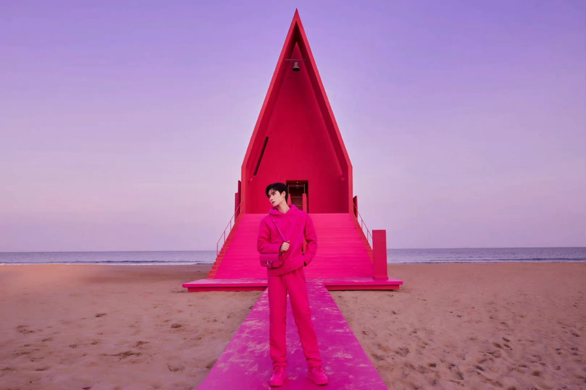 parkeunhwa3991's tweet photo. 47* ภาพน้องนายจากแอคช่างภาพค่ะ เปิดตัว Valentino Pink PP จร้า
©https://t.co/3BTp4Pa6gv
NNINE VALENTINO SHOW
#ValentinoPinkPPCollection
#ValentinoxNine
#Valentino
#INTO1Nine
#INTO1GaoQingchen
#INTO1
#นายท่านกรชิต
#高卿尘 https://t.co/fb4LrM3k7B