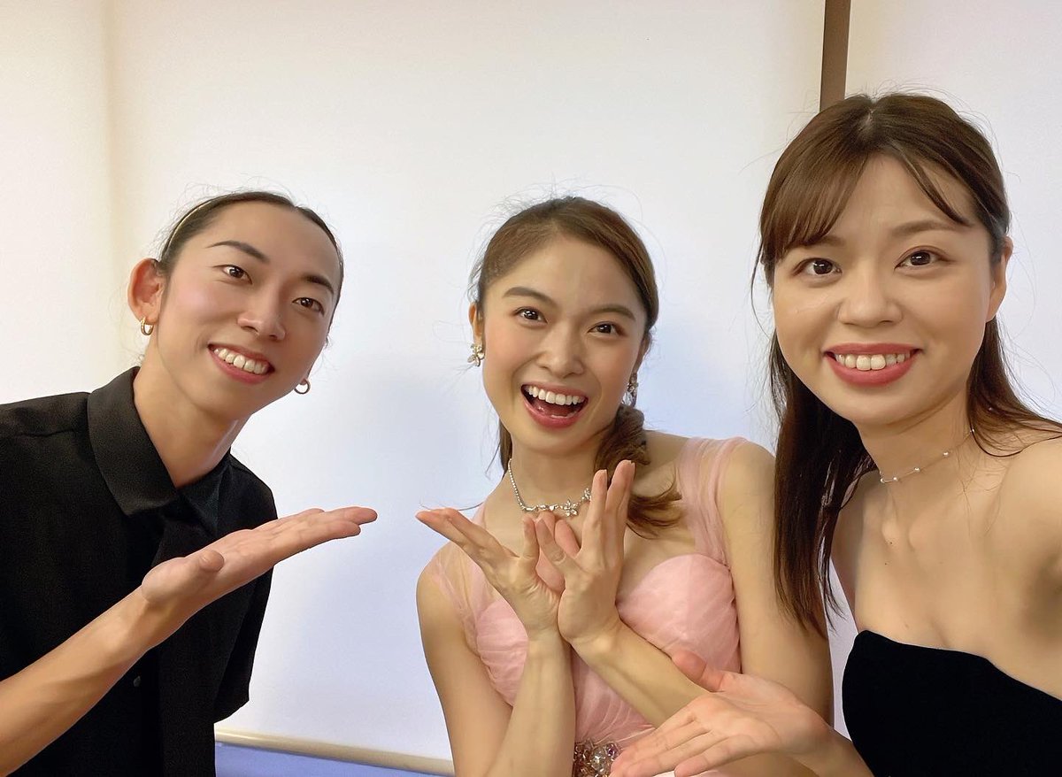 mew_mem's tweet photo. 新宿レフカダにて虹組ファイツさんの文化祭に
ゲスト出演させていただきました👭👬🌈🌈

『虹』をテーマに4曲お届けしてきました☺️

お誘いしてくれた富山出身の百地繚さんと
同じくゲスト枠のアイドル鳥越さん⸜︎🐣⸝と📷´- https://t.co/ryfacI4kzH