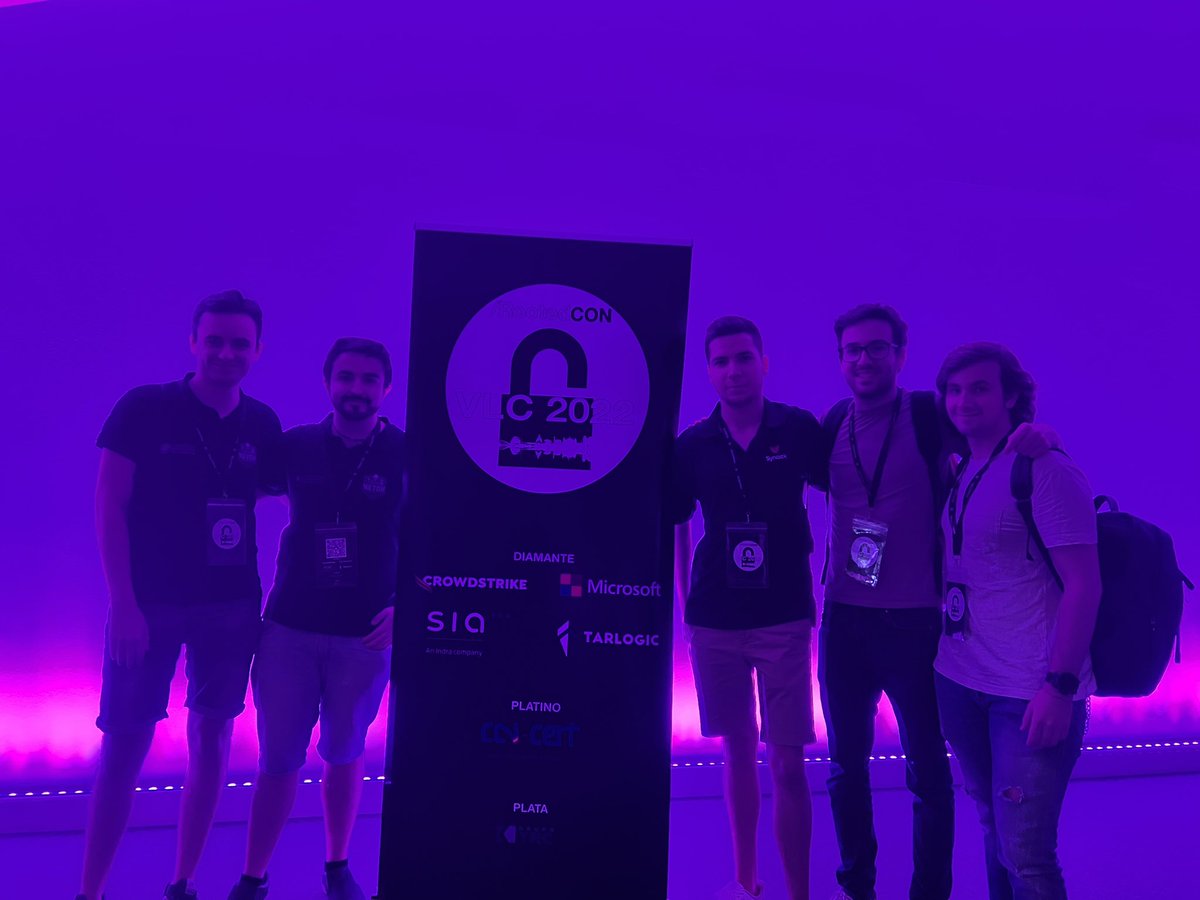 netonehc's tweet image. Muy buena la compañía con @_godiego__  😎 @rootedcon