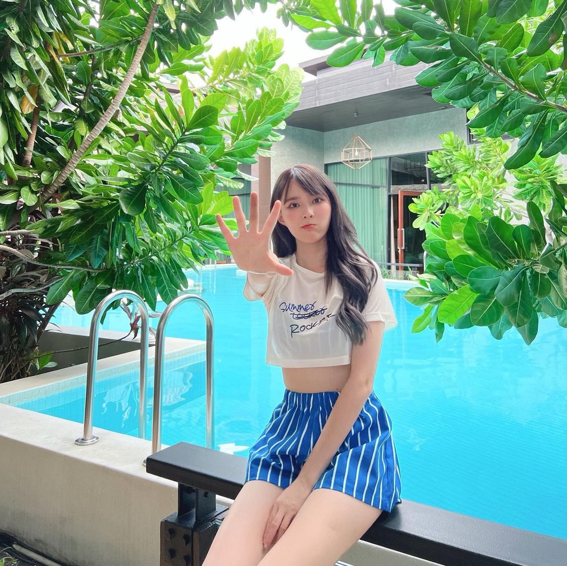 aommiispace's tweet photo. [ 📮🐷 ] 𝐅𝐁 𝐏𝐨𝐬𝐭 : Aom CGM48

(1) Silent Mode 🦋;)

#27OfMiracles
#AomCGM48 #CGM48
#รักออมให้หยอดกระปุก https://t.co/48uGwLtRYP