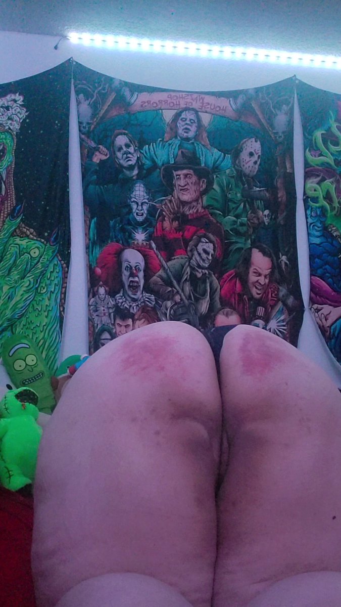 TattsScreeching's tweet photo. Had some fun spankies 💋💜 https://t.co/pxGRU2Qnnb