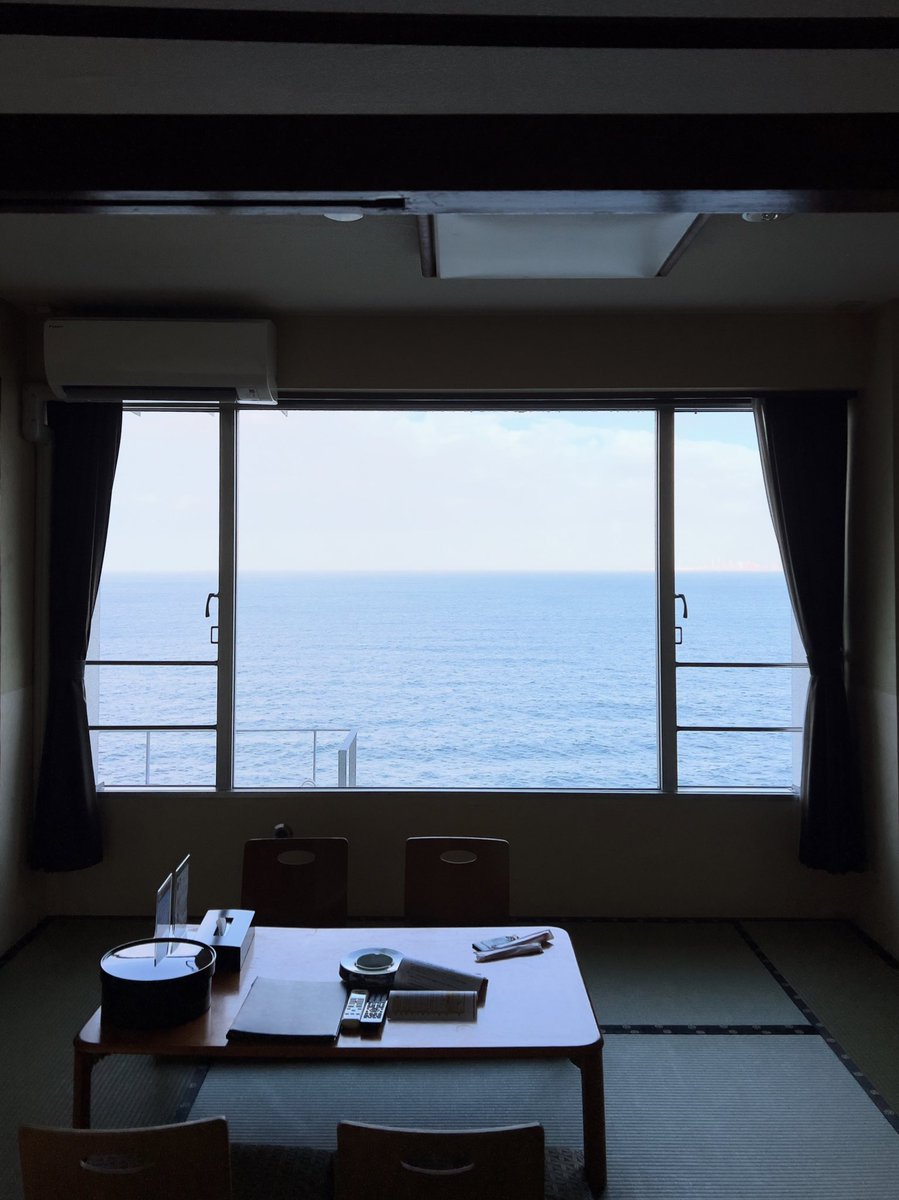 srk_1327's tweet photo. おおいた旅割で予約した
オーシャンビューのホテル🌊
2人で1泊6600円な���に
1人2000円分の地域クーポン
もらえるのバグすぎん？ https://t.co/AXI6oa53fs