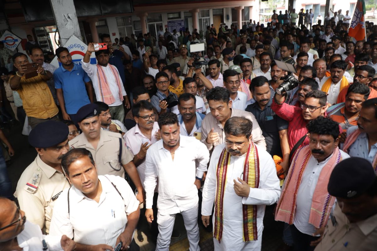 dpradhanbjp's tweet photo. ତାଳଚେରର କାର୍ଯ୍ୟକର୍ତ୍ତାଙ୍କୁ ଧନ୍ୟବାଦ । https://t.co/eic7b7qfS9