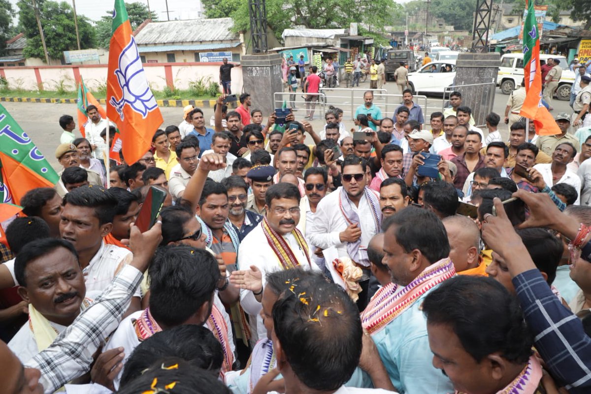 dpradhanbjp's tweet photo. ତାଳଚେରର କାର୍ଯ୍ୟକର୍ତ୍ତାଙ୍କୁ ଧନ୍ୟବାଦ । https://t.co/eic7b7qfS9