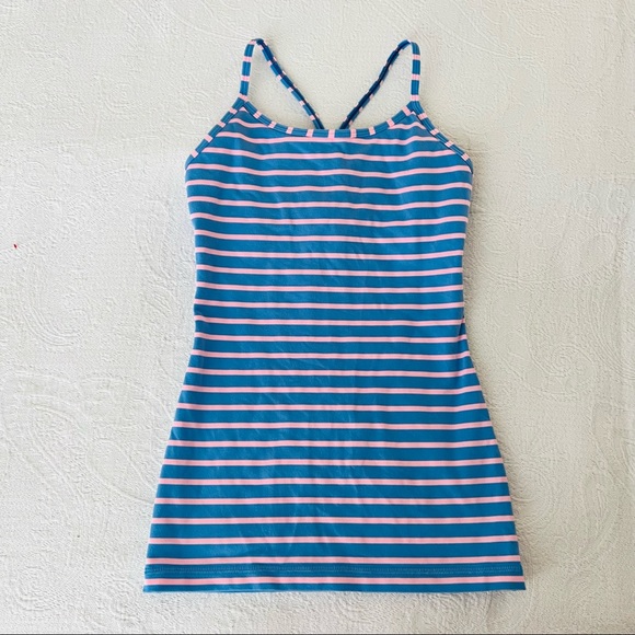 UnicholeCo's tweet photo. So good I had to share! Check out all the items I'm loving on @Poshmarkapp #poshmark #fashion #style #shopmycloset #stjohn #ivivva #katespade: https://t.co/zIGnmsDtkX https://t.co/jfSi2CwAxf