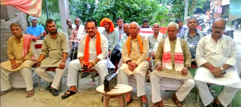 bjprajeshojha's tweet image. दिघवारा सदर मंडल भाजपा द्वारा हराजी शक्ति बूथ संख्या 87  पर श्रद्धेय पंडित दीनदयाल उपाध्याय जी की जयंती,वृक्षारोपण, मन की बात व मुफ्त राशन वितरण कार्यक्रम में पूर्व विधायक श्री विनय कुमार सिंह के साथ शामिल हुआ।