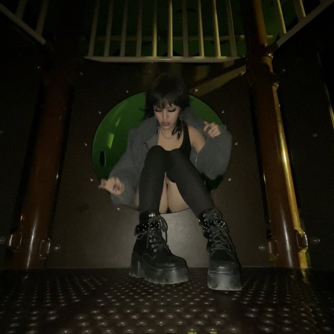 Watch ༺ཐིཋྀ༻'s leaked NSFW photo on TwXstars