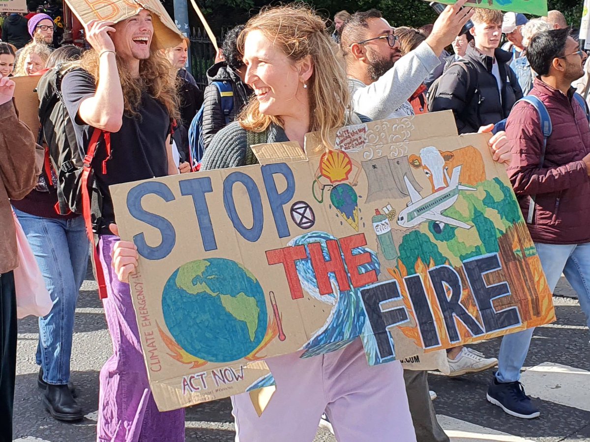 Graham1922's tweet photo. @ecap_org #FridaysForFuture 
The mood was one of absolute inclusivity and solidarity, summed up by the crowd with chants including "climate justice, trans rights, one struggle, one fight" and "climate justice, workers rights, one struggle, one fight."  What a revolution should look like! https://t.co/MB30umh5yU